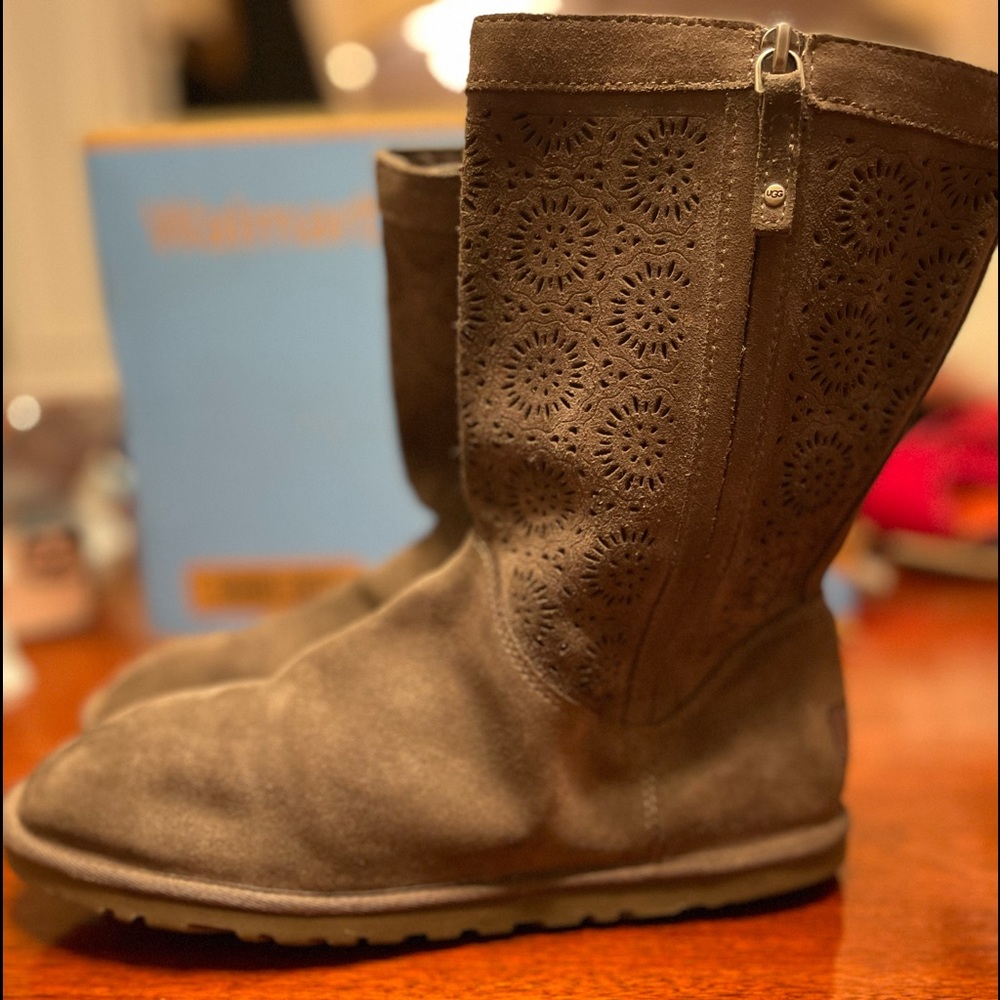 UGG Australia Womens LO PRO Short Perf Boots Choc Brown 1003525 (size 11) women